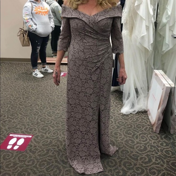 Off the shoulder dress - Picture 1 of 3